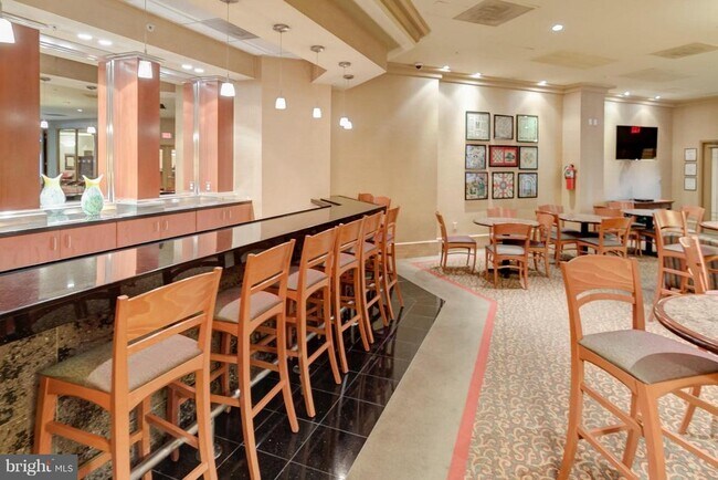 Building Photo - 3101 N Hampton Dr