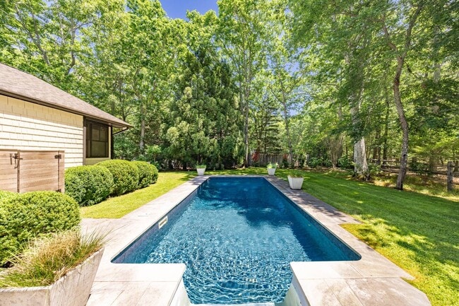 Building Photo - 24 Lilla Ln