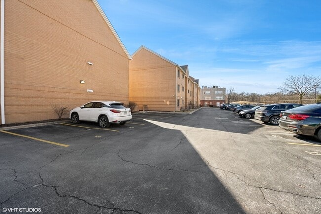 Building Photo - 8710 W Evelyn Ln