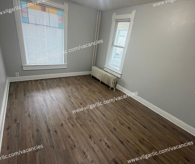 Building Photo - 1114 Pine St