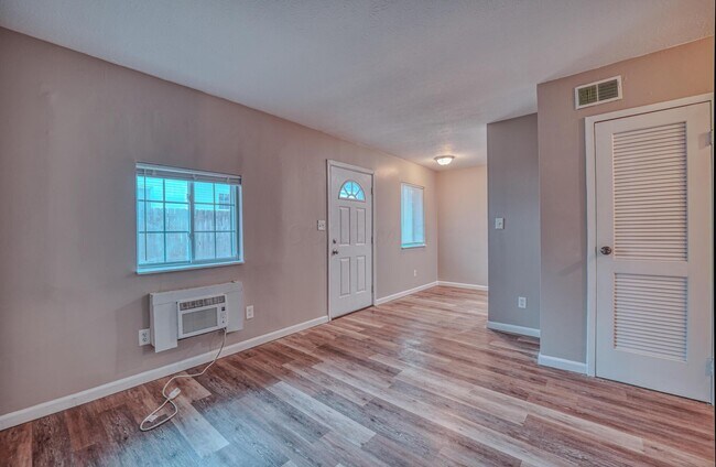 Building Photo - 2735 Joyce Ave