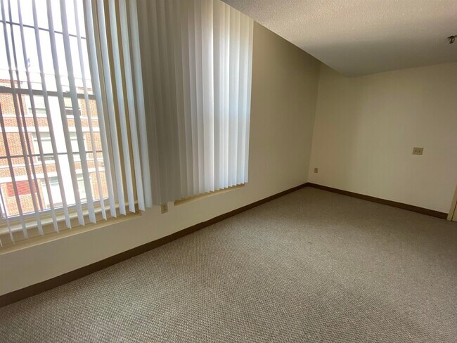 Building Photo - 30 Hanover St