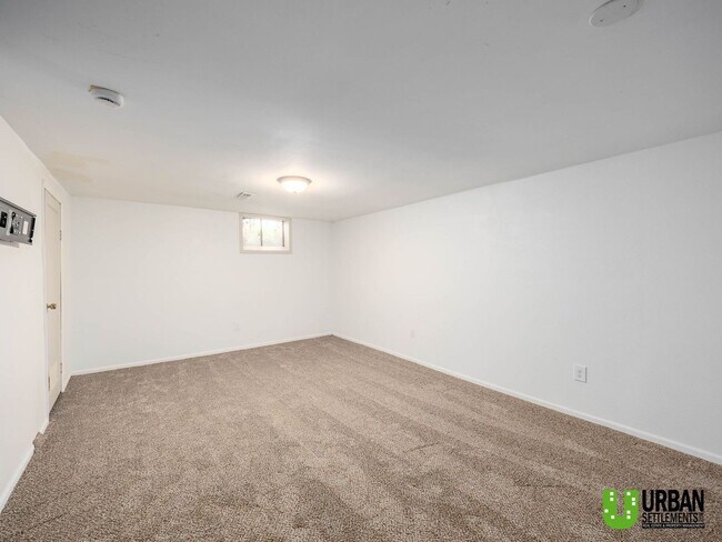 Building Photo - 3104 W Heroy Ave
