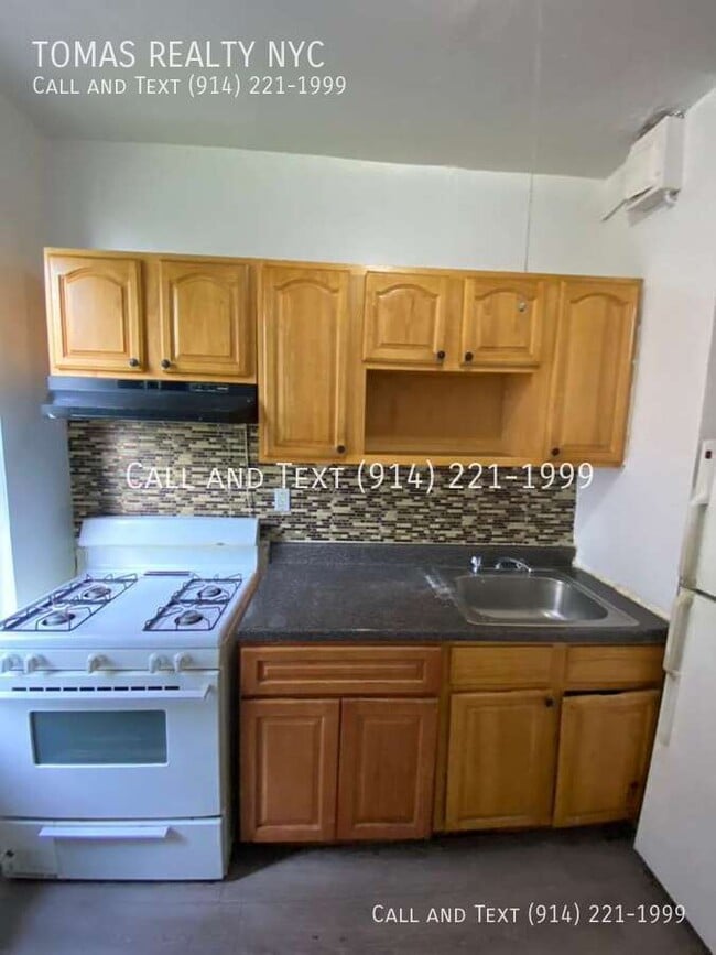 Building Photo - 1179 Yonkers Ave
