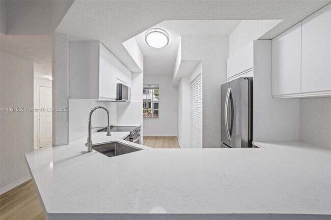 Building Photo - 775 SW 148th Ave