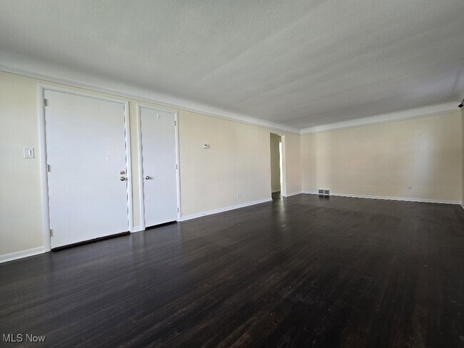 Building Photo - 2314 Westmoor Rd