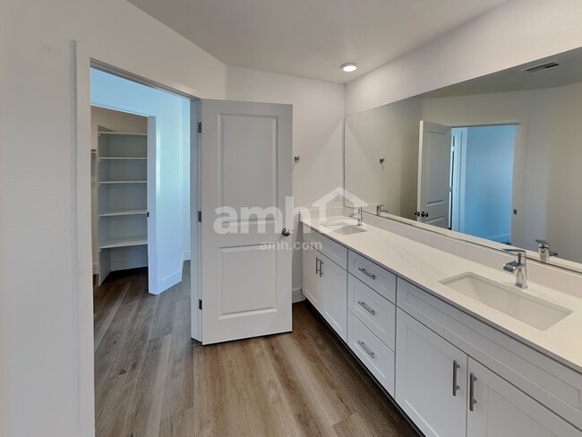 Building Photo - 5855 Fly Fisher St