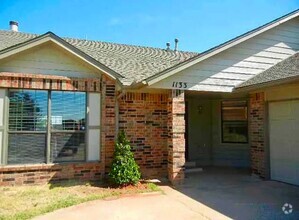 Building Photo - Spacious Home in South OkC- Westmoore Scho...