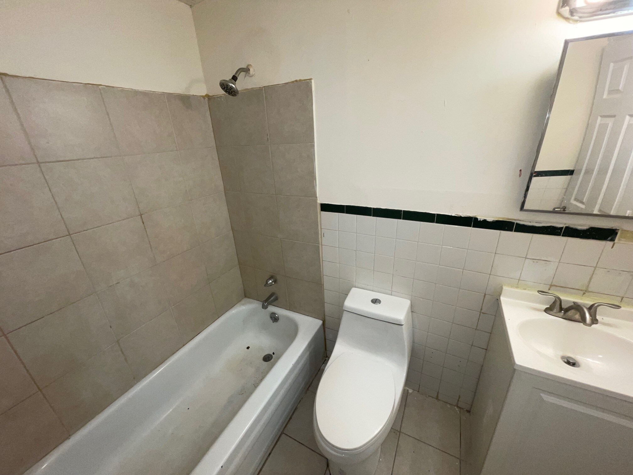 Building Photo - 5829 Wakefield St