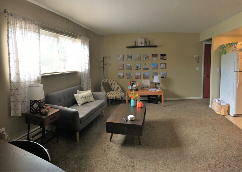 Building Photo - 3 E Central Ave