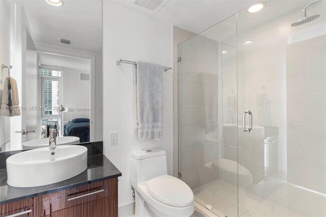 Building Photo - 3951 S Ocean Dr