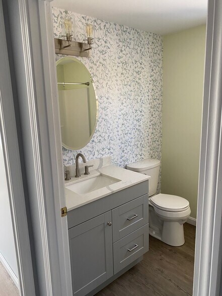 Building Photo - 46 Carriage Ln