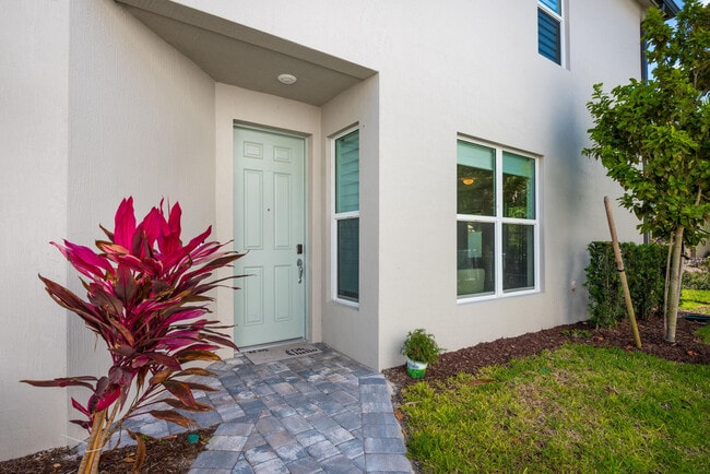 Building Photo - 6082 Carre Wy