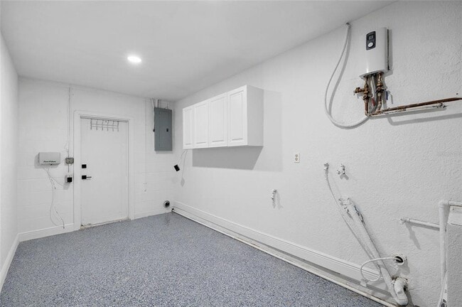 Building Photo - 5901 Denver St NE