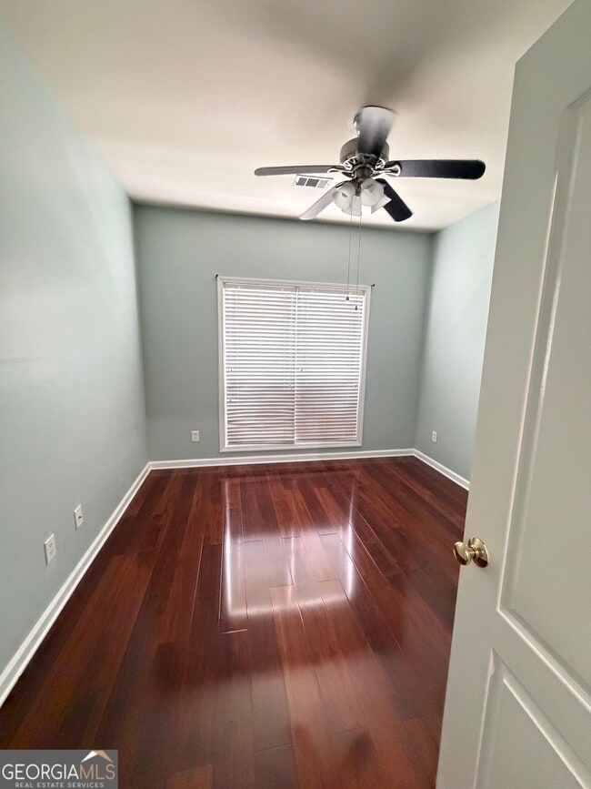 Building Photo - 5105 Yellow Pine Dr