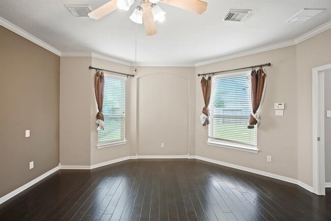 Building Photo - 1606 Sunderland Dr