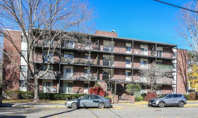 Building Photo - 45 Oval Rd