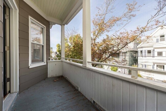 Building Photo - 148 Albion St