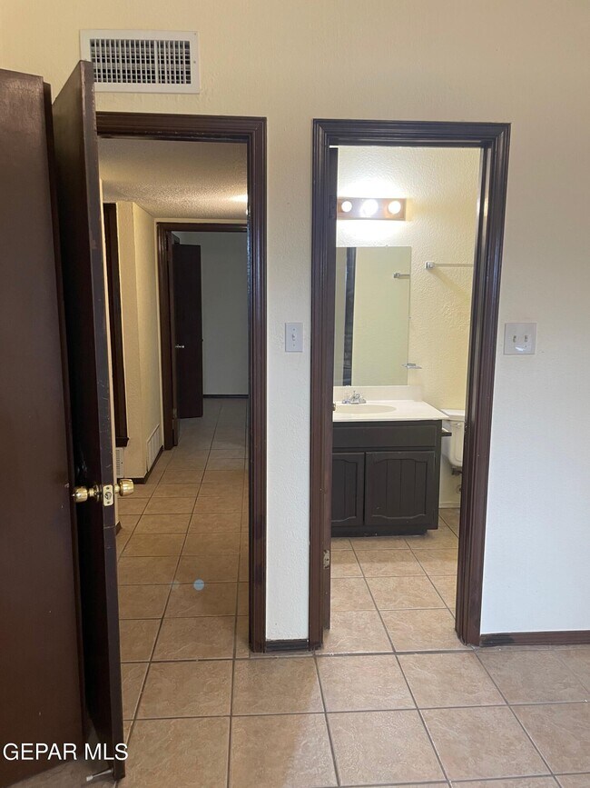 Building Photo - 1504 Monte Sanders Ln