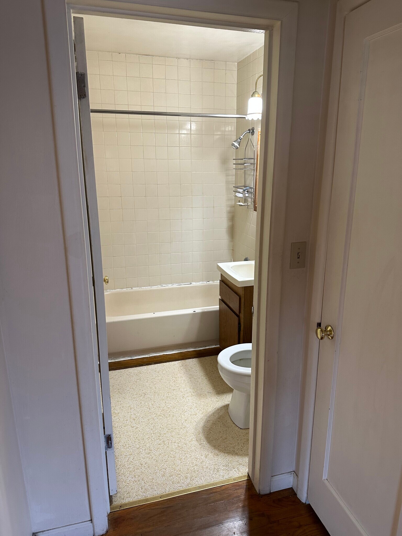 Building Photo - 363 6th Ave SW