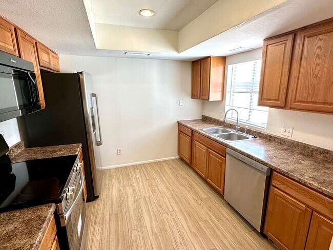 Building Photo - Nicely updated Marlette Estates home with pool, 3 beds, 2 baths.