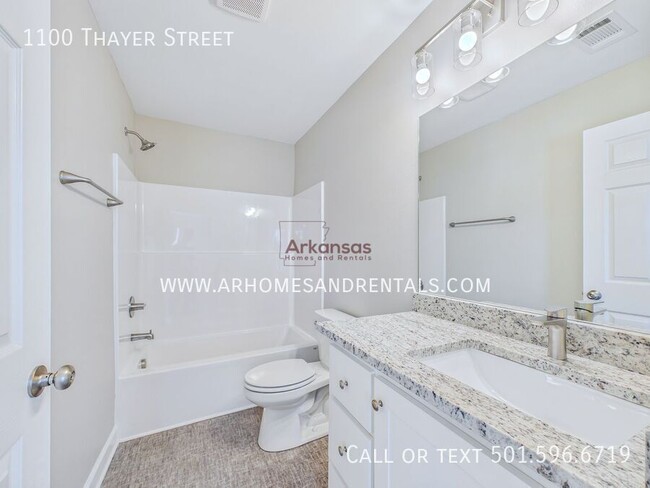 Building Photo - 1100 Thayer St