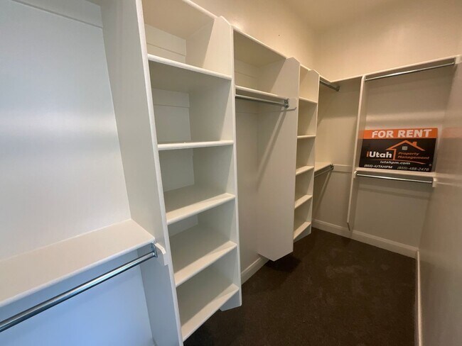 Building Photo - 4012 Burch Creek Dr