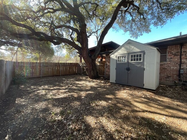 Building Photo - 5303 Shady Oak Cir