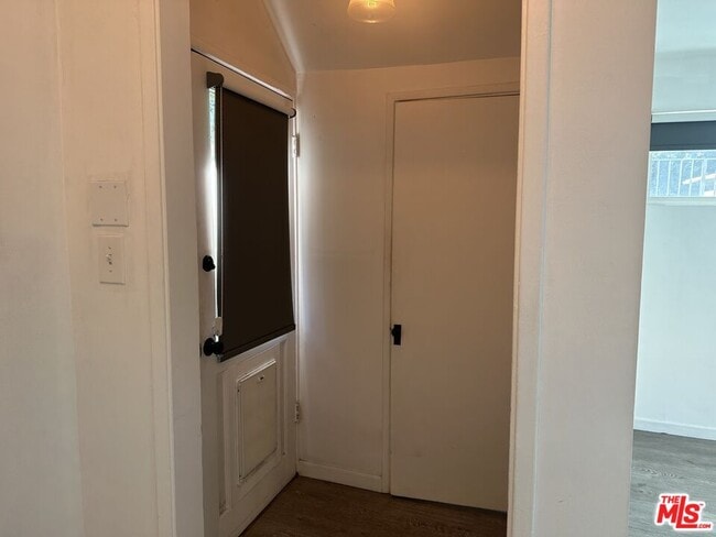 Building Photo - 410 Pershing Dr