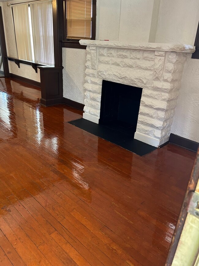 Building Photo - 3637 Bales Ave