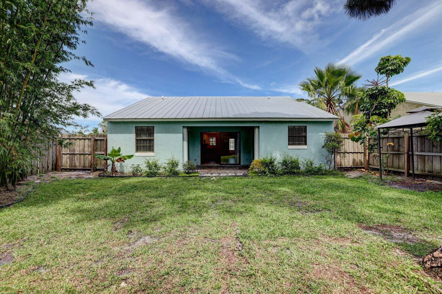 Building Photo - 5770 SE Wilsie Dr