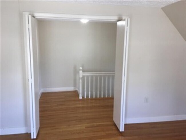 Building Photo - 109 Magoun Ave