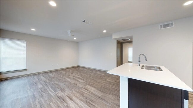 Building Photo - 6304 Prospect Ave