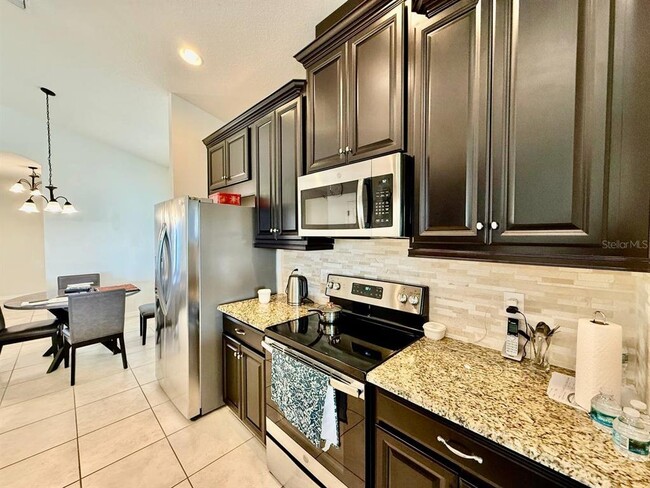 Building Photo - 7832 Red Hickory Pl