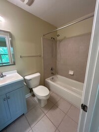 Building Photo - One Bedroom Available in this Three Bedroom Townhouse, Male Applicant!