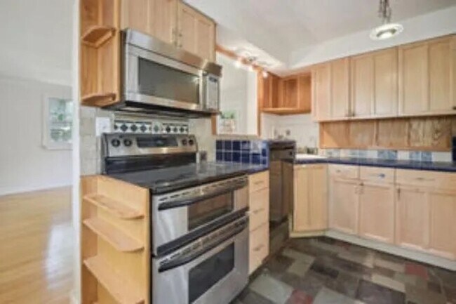 Building Photo - 8413 Spencer Ct