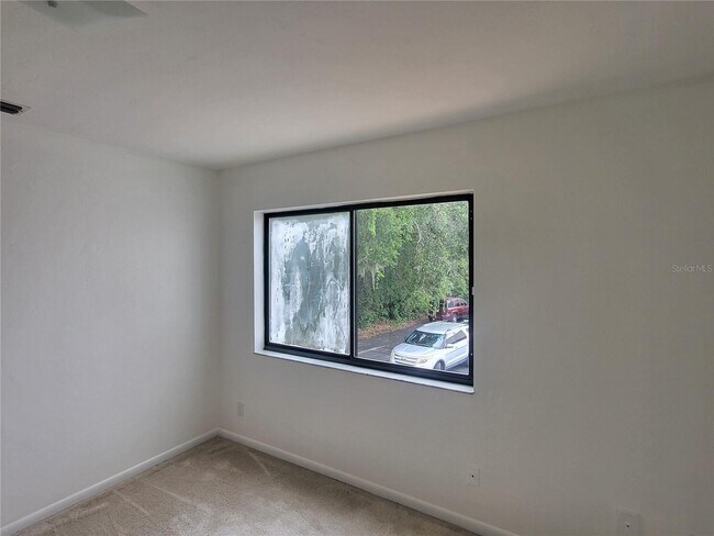 Building Photo - 2134 NE 45th Ave