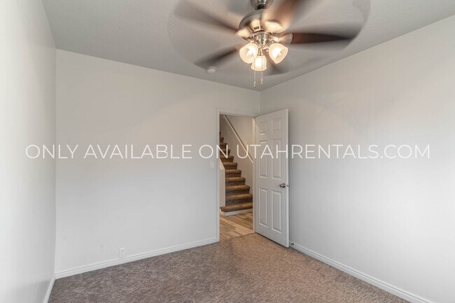Building Photo - 976 Briar Ave