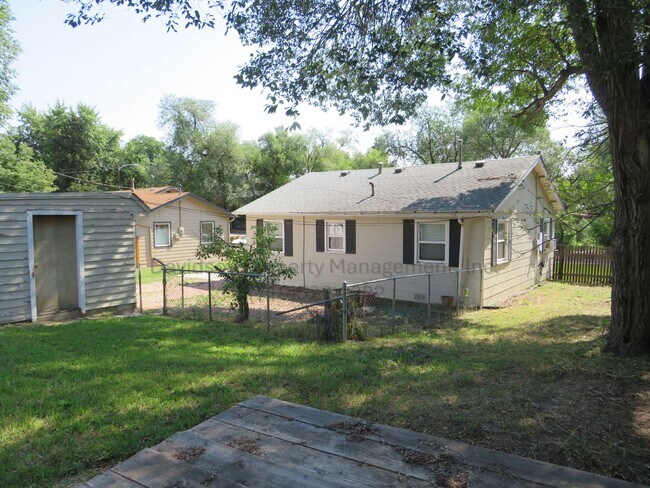 Building Photo - 1604 Dorchester Dr