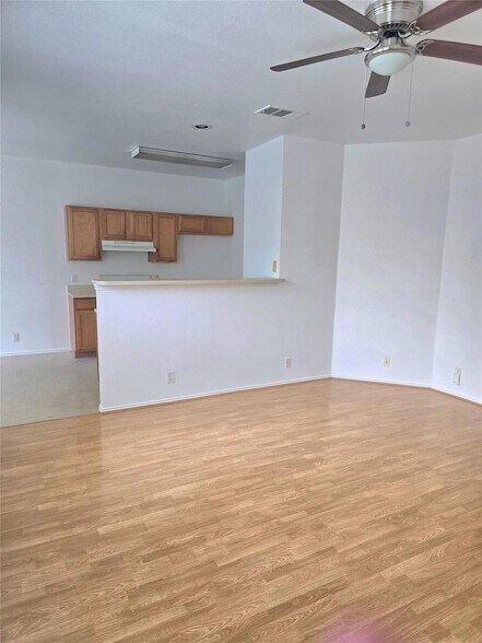 Building Photo - 2837 Southampton Way