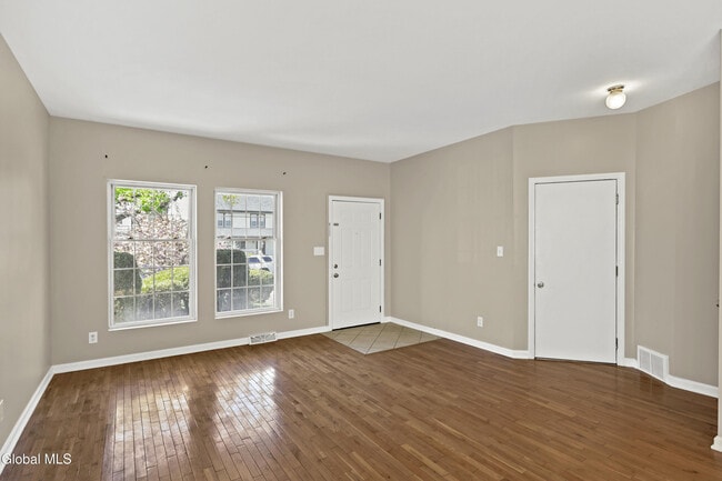 Building Photo - 75 Edgecomb St