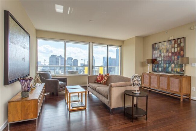 Building Photo - 799 W 5th St