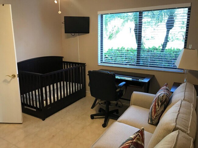 Building Photo - 5519 Fairway Park Dr