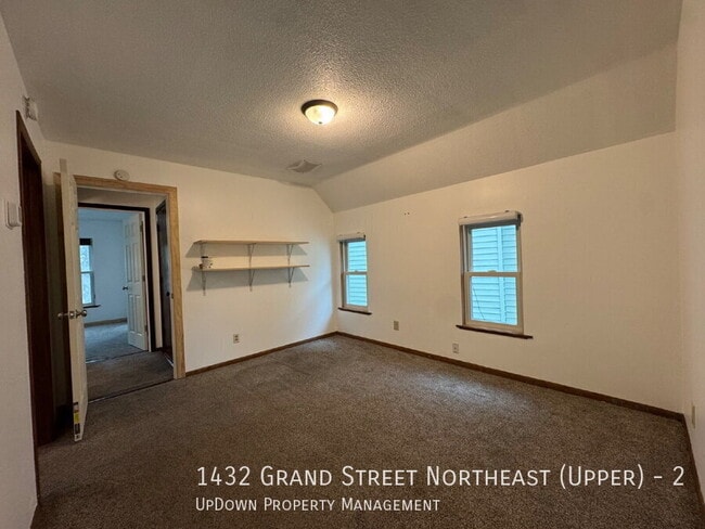 Building Photo - 1432 Grand St NE