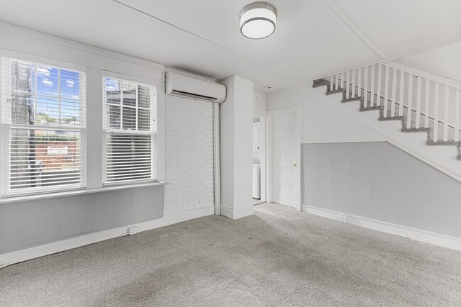 Building Photo - Historic Downtown Annapolis 3 Bedroom w/ P...
