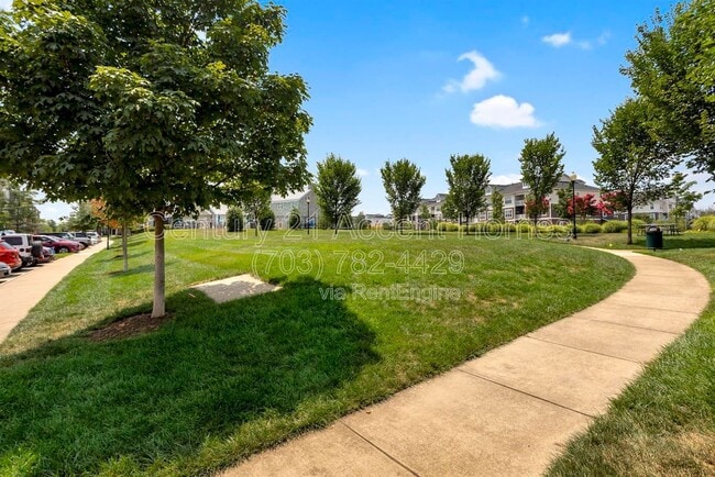 Building Photo - 24676 Hutchinson Farm Dr