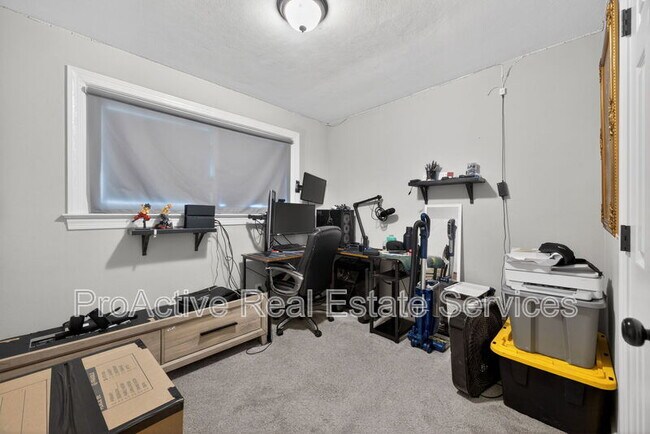 Building Photo - 2012 Midway Ave