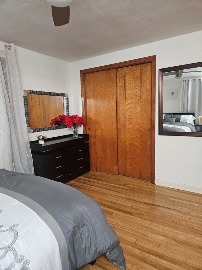 Building Photo - 12 Brookside Ave W