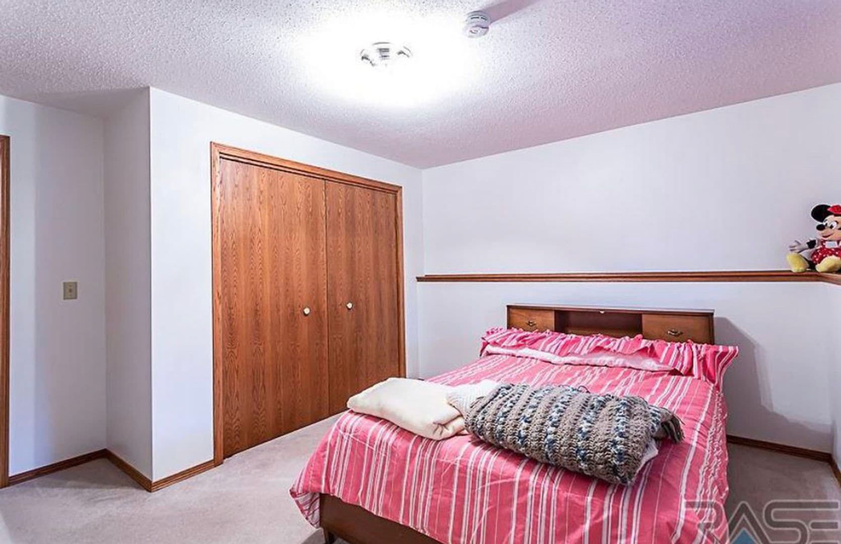 Building Photo - 2720 S Maywood Dr