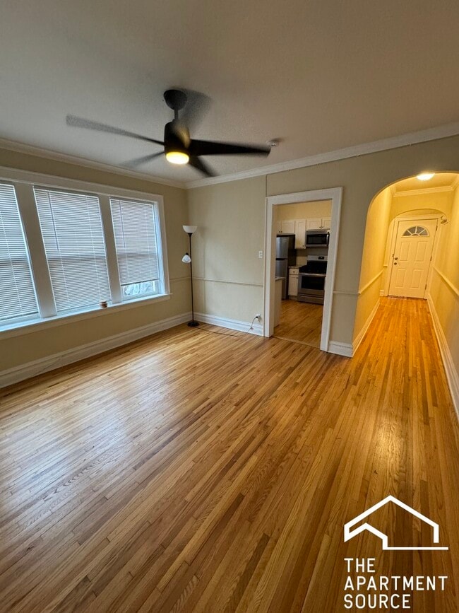 Building Photo - 2221 W Arthur Ave